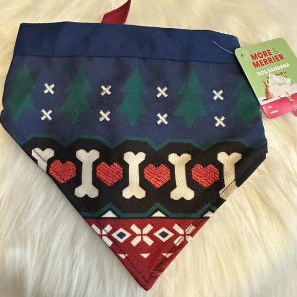 Other - 🩷5/$10 Festive Dog Bandana with Trees and Hearts